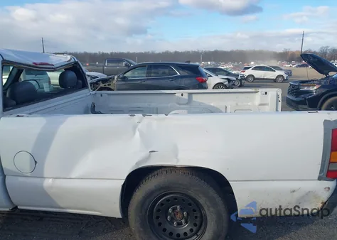 2001 Chevrolet Silverado 1500 from USA, damaged, VIN 1GCEC14V01E186250